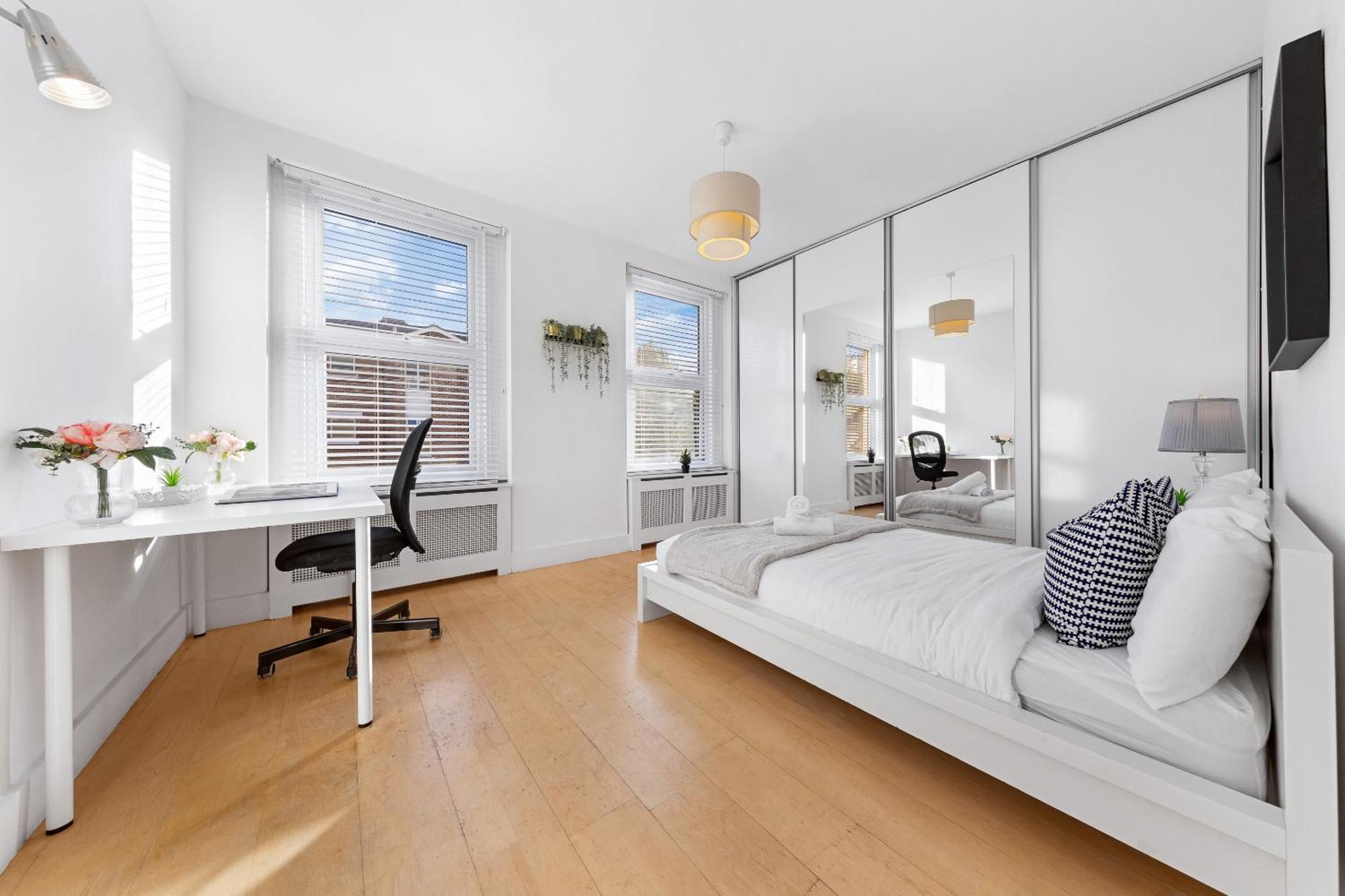 Luxury 4-Bedroom Modern Flat In Central London Steps From Station, Sleeps 9 In Style! Exteriör bild