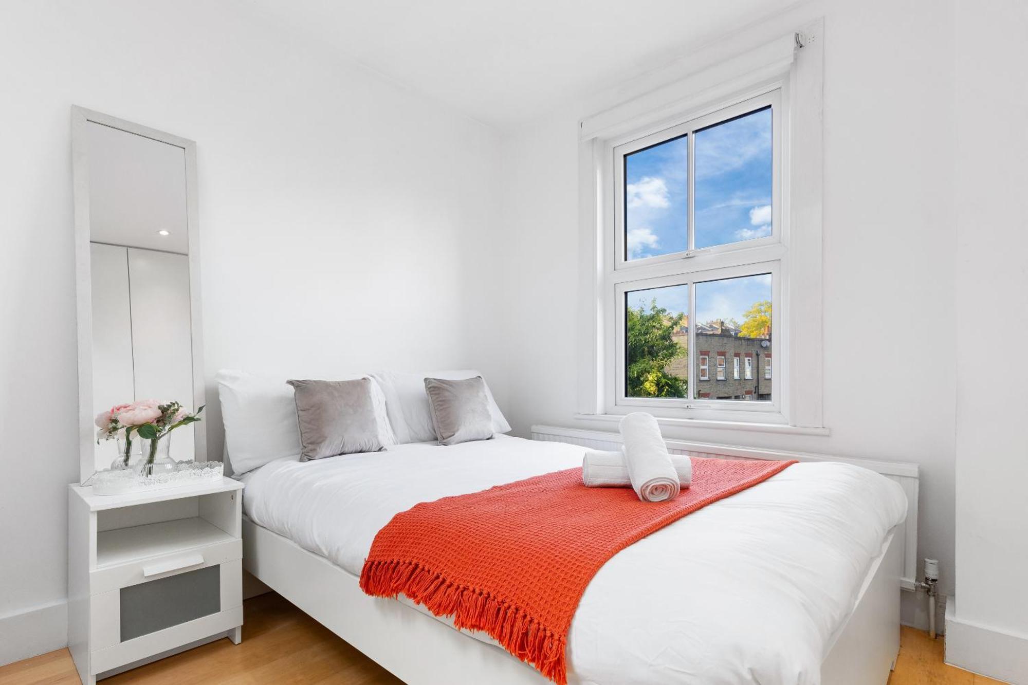 Luxury 4-Bedroom Modern Flat In Central London Steps From Station, Sleeps 9 In Style! Exteriör bild