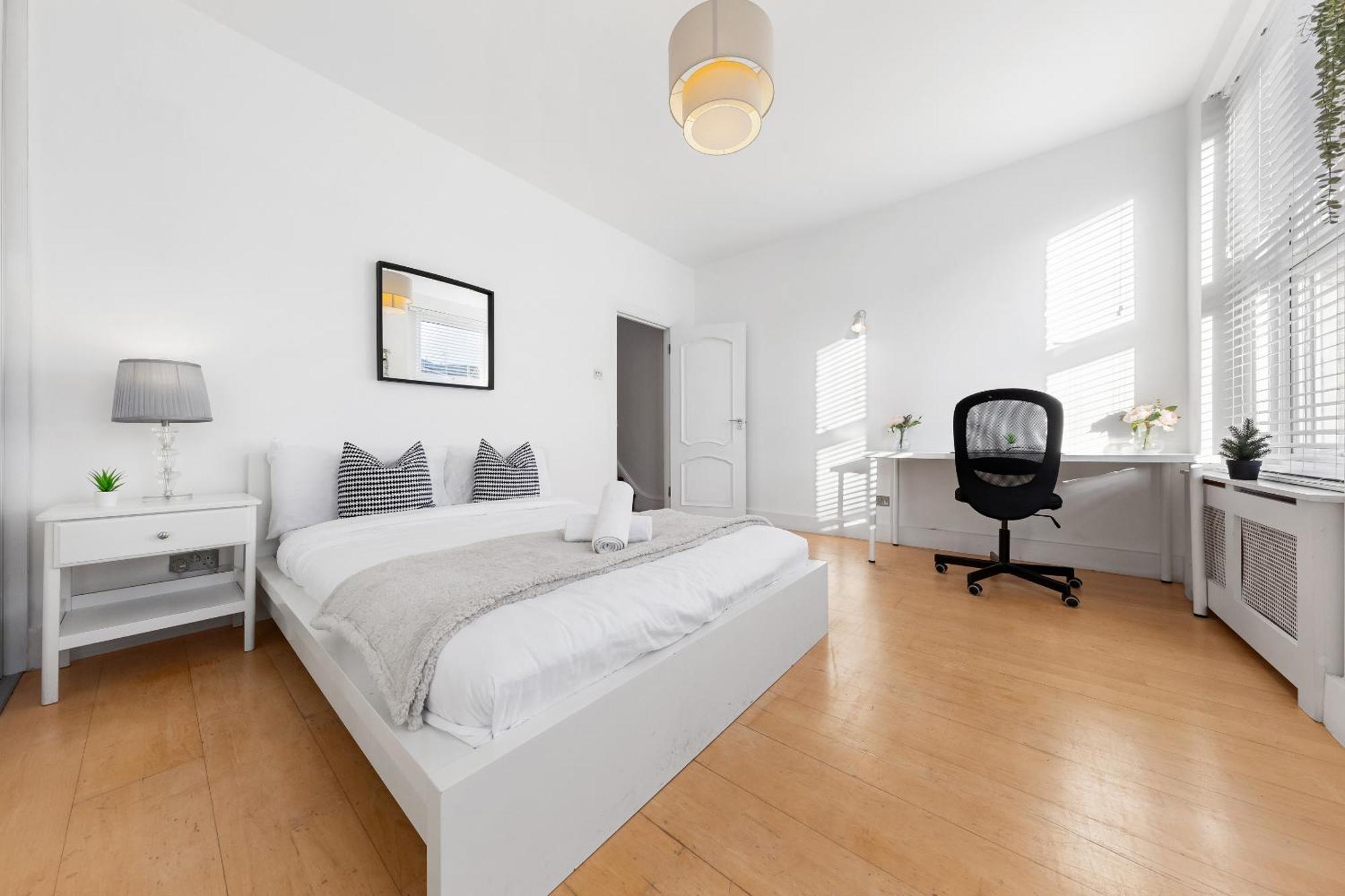 Luxury 4-Bedroom Modern Flat In Central London Steps From Station, Sleeps 9 In Style! Exteriör bild