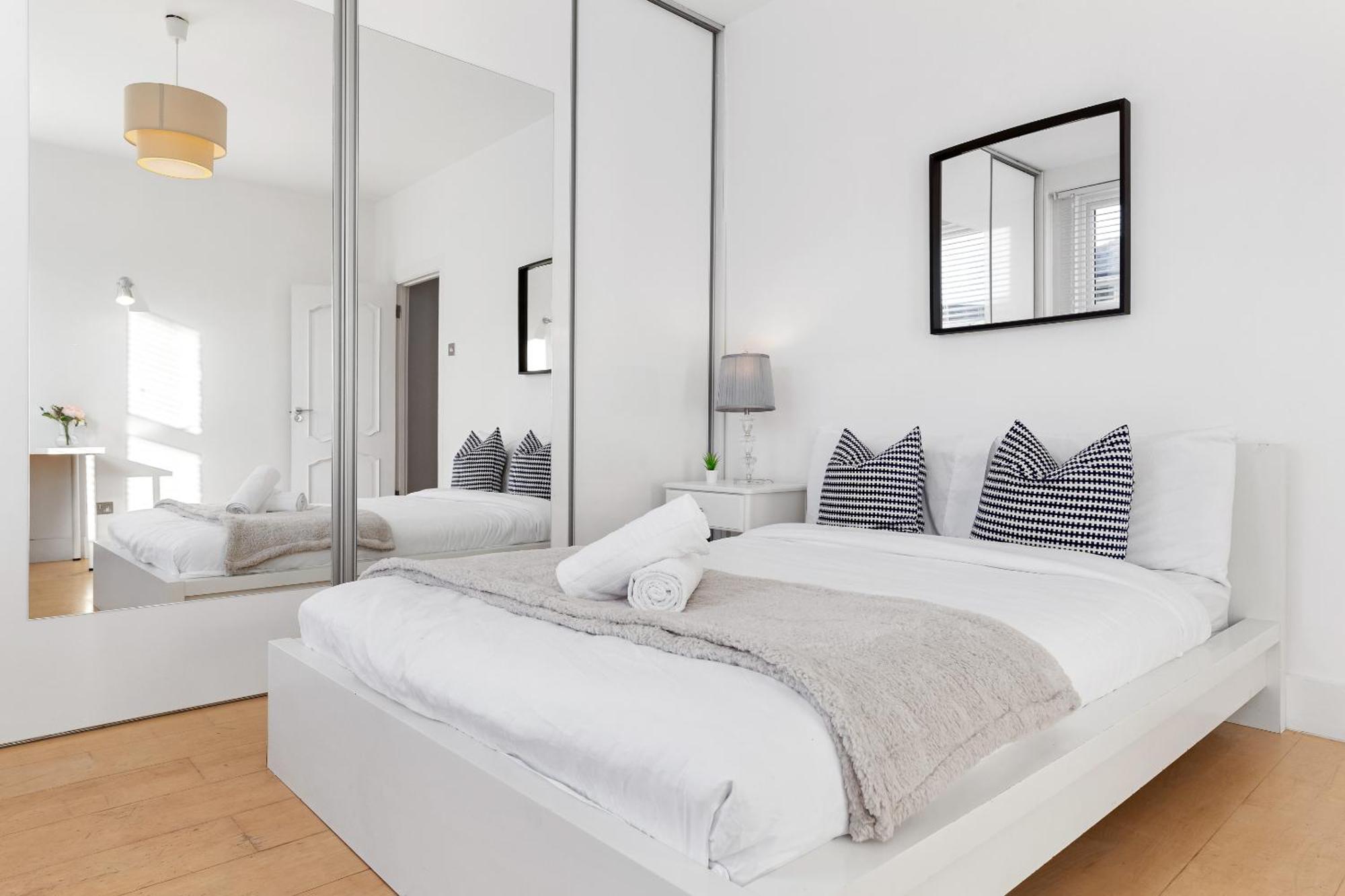 Luxury 4-Bedroom Modern Flat In Central London Steps From Station, Sleeps 9 In Style! Exteriör bild