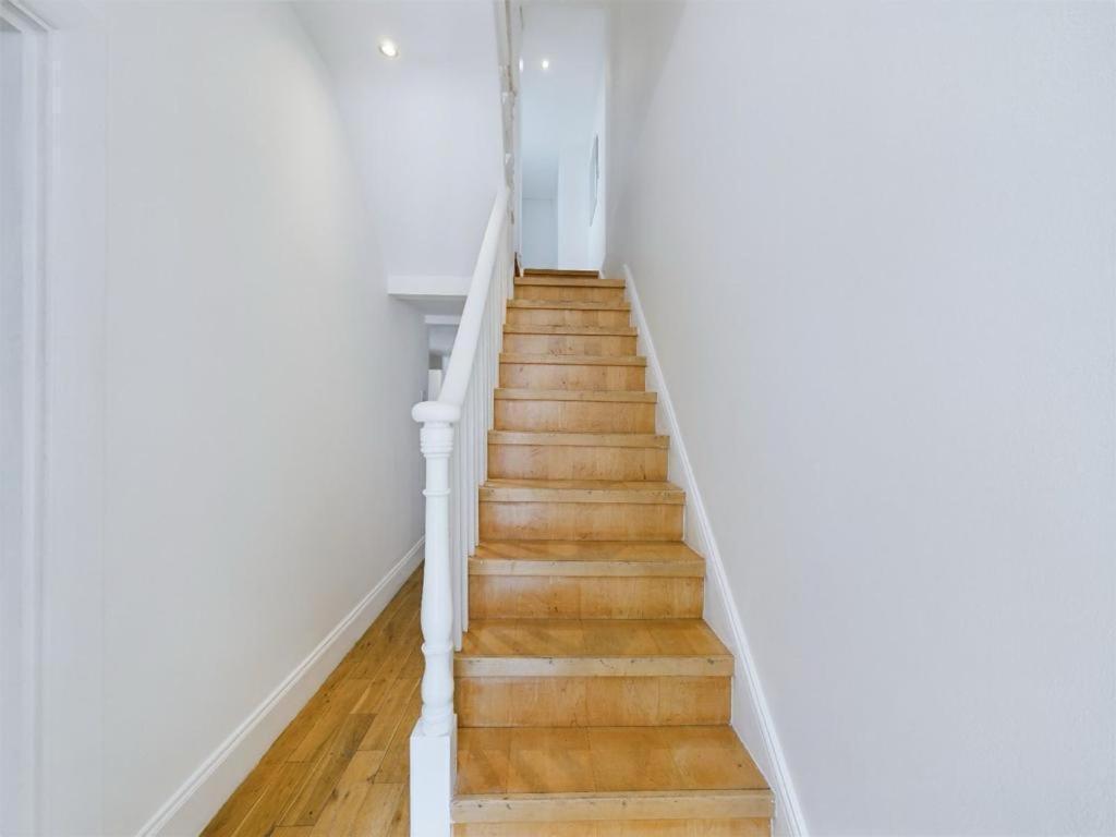 Luxury 4-Bedroom Modern Flat In Central London Steps From Station, Sleeps 9 In Style! Rum bild