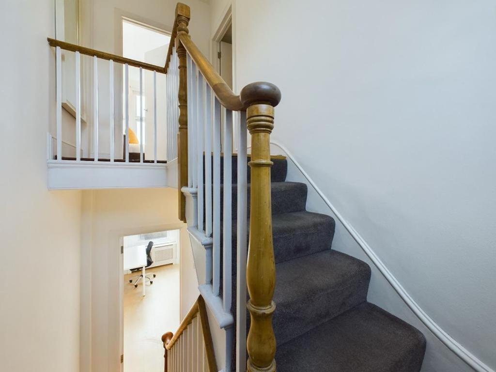 Luxury 4-Bedroom Modern Flat In Central London Steps From Station, Sleeps 9 In Style! Rum bild
