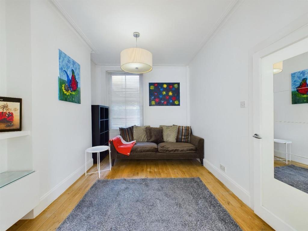 Luxury 4-Bedroom Modern Flat In Central London Steps From Station, Sleeps 9 In Style! Rum bild