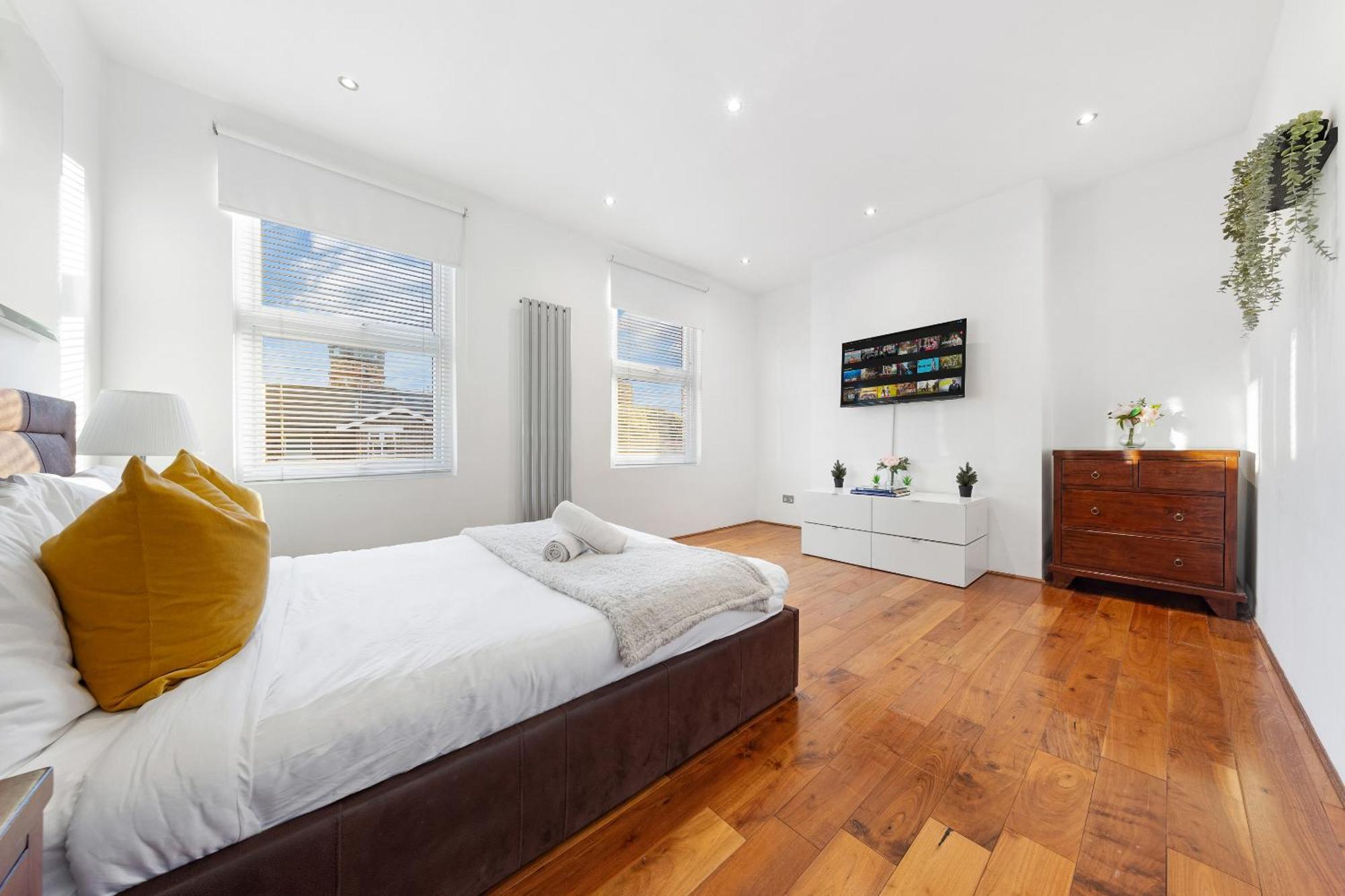 Luxury 4-Bedroom Modern Flat In Central London Steps From Station, Sleeps 9 In Style! Exteriör bild
