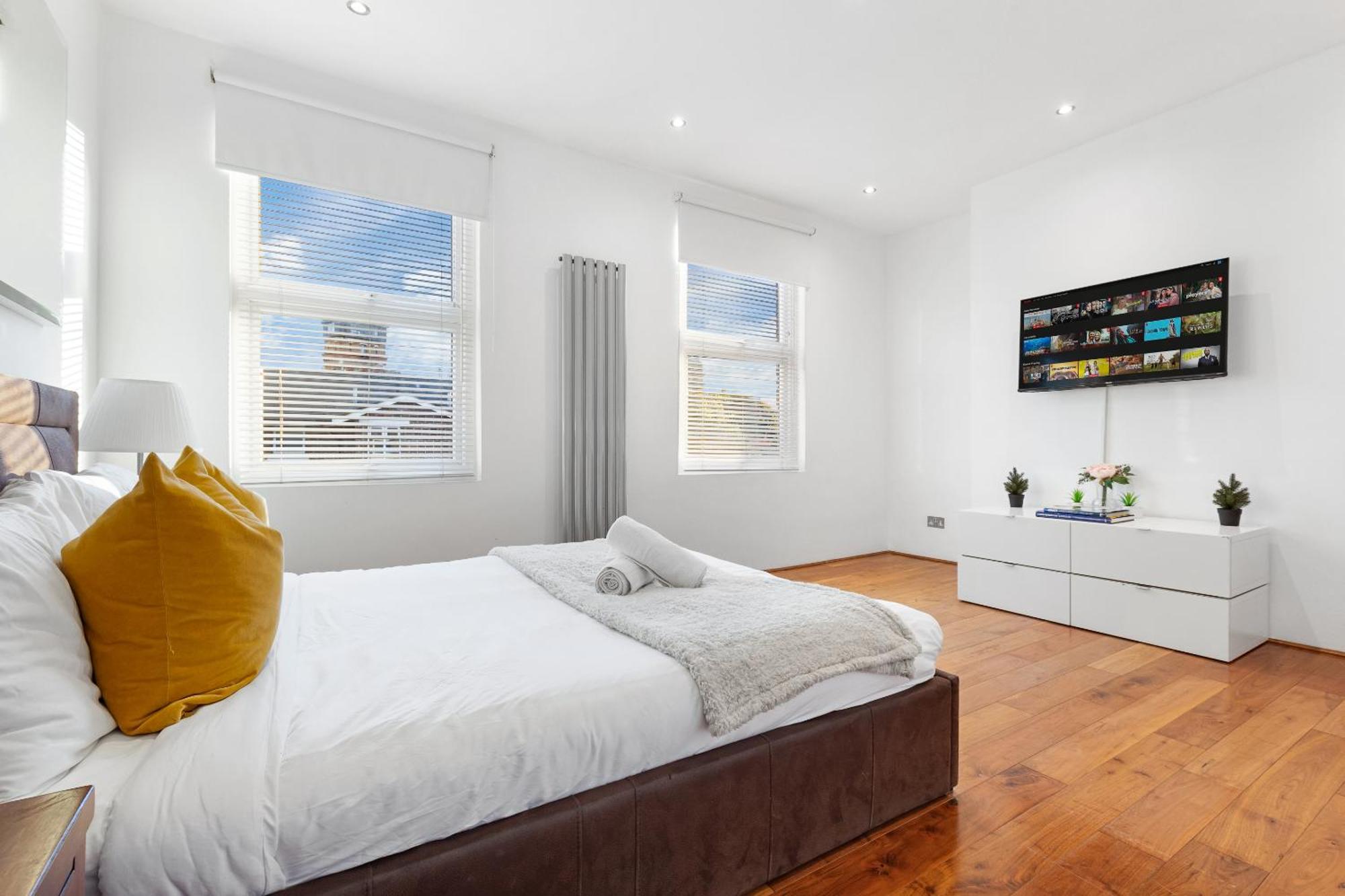 Luxury 4-Bedroom Modern Flat In Central London Steps From Station, Sleeps 9 In Style! Exteriör bild