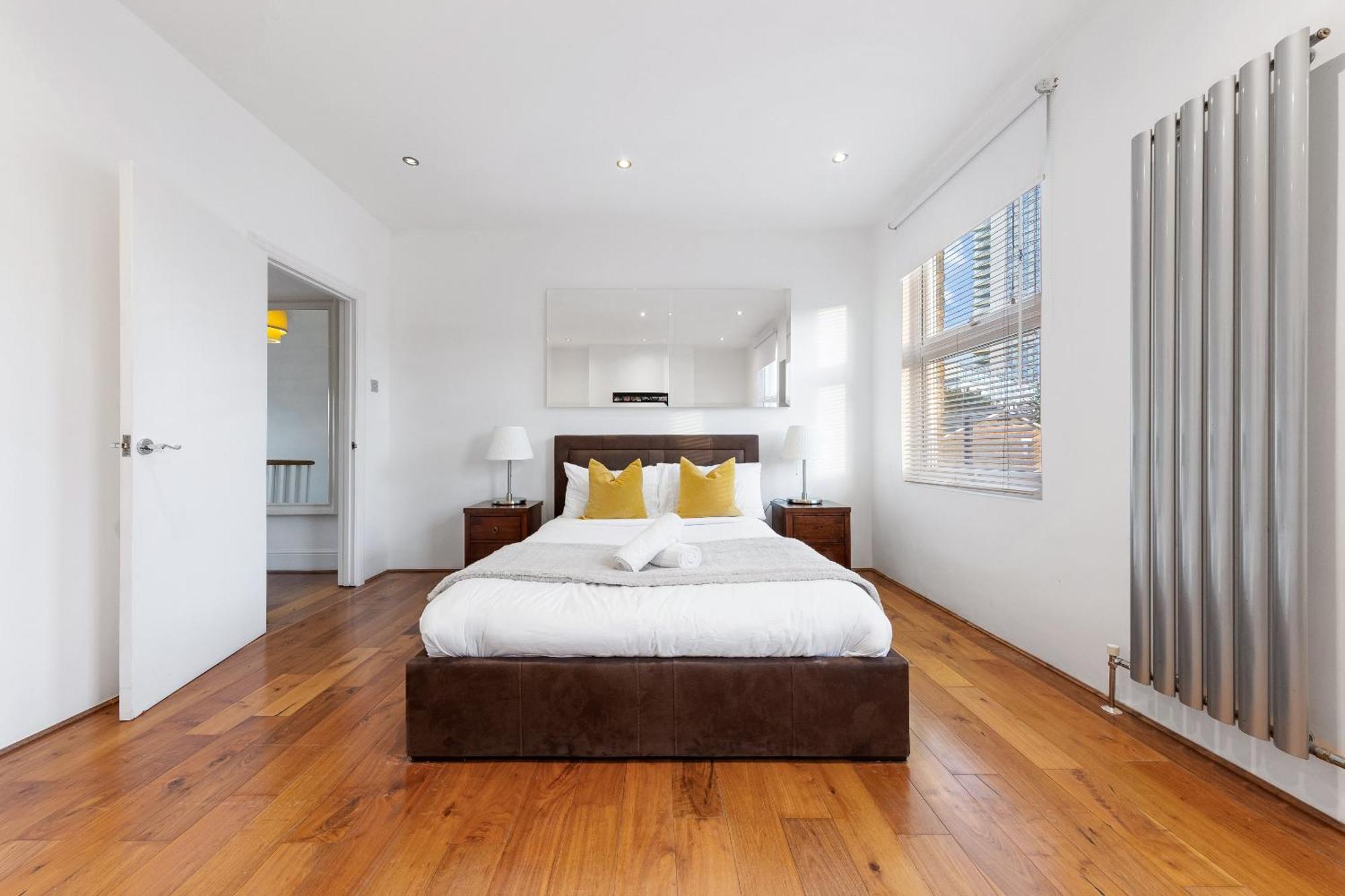 Luxury 4-Bedroom Modern Flat In Central London Steps From Station, Sleeps 9 In Style! Exteriör bild