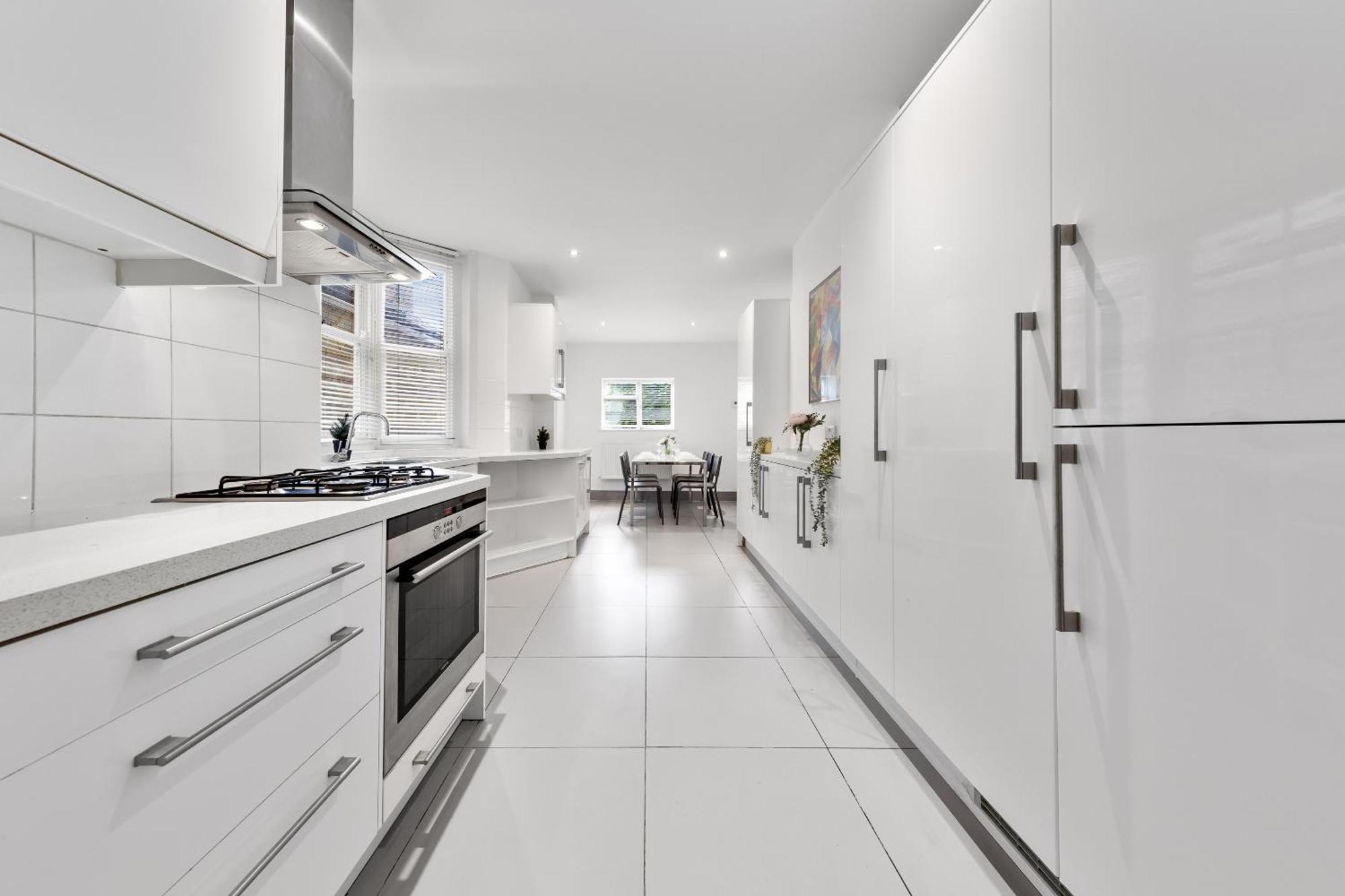 Luxury 4-Bedroom Modern Flat In Central London Steps From Station, Sleeps 9 In Style! Exteriör bild