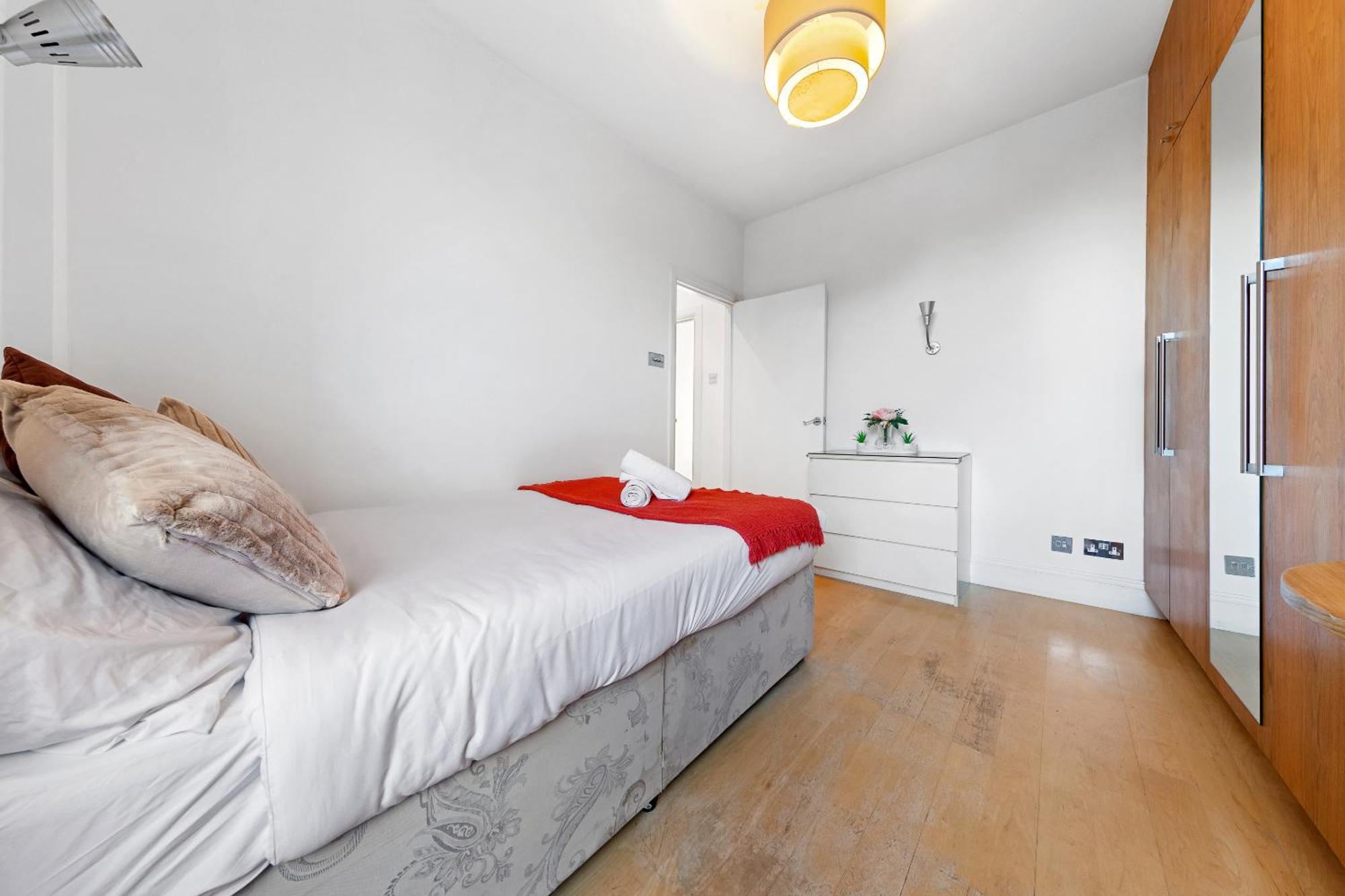 Luxury 4-Bedroom Modern Flat In Central London Steps From Station, Sleeps 9 In Style! Exteriör bild