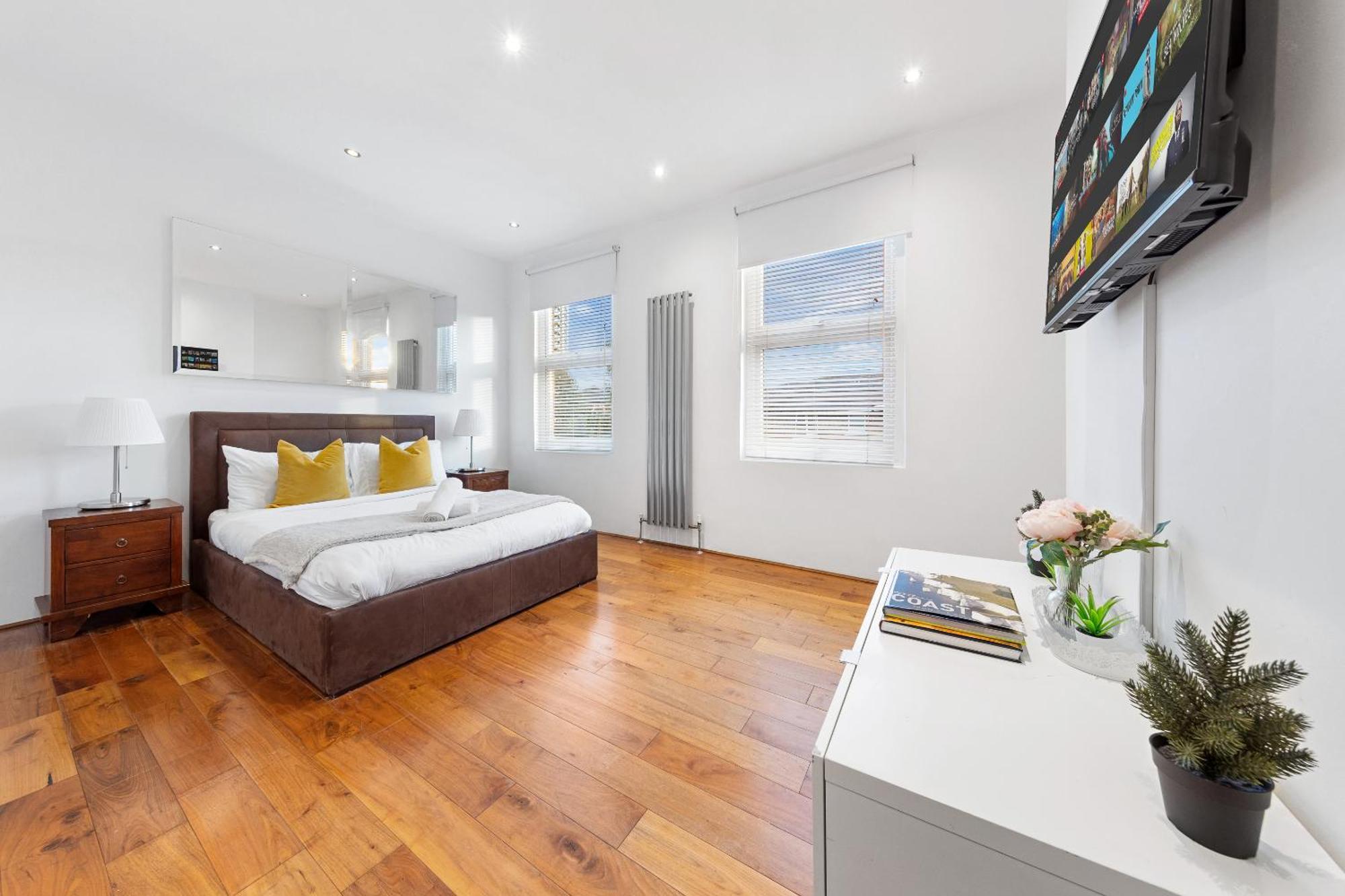 Luxury 4-Bedroom Modern Flat In Central London Steps From Station, Sleeps 9 In Style! Exteriör bild