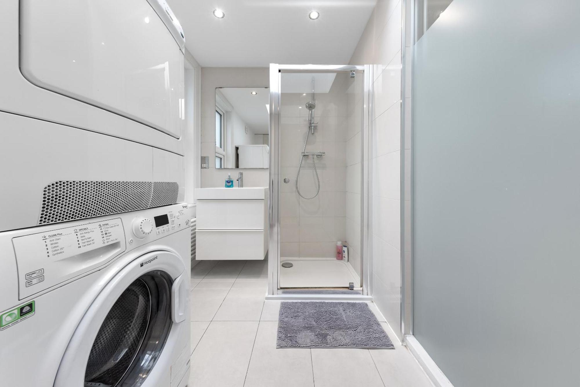 Luxury 4-Bedroom Modern Flat In Central London Steps From Station, Sleeps 9 In Style! Exteriör bild