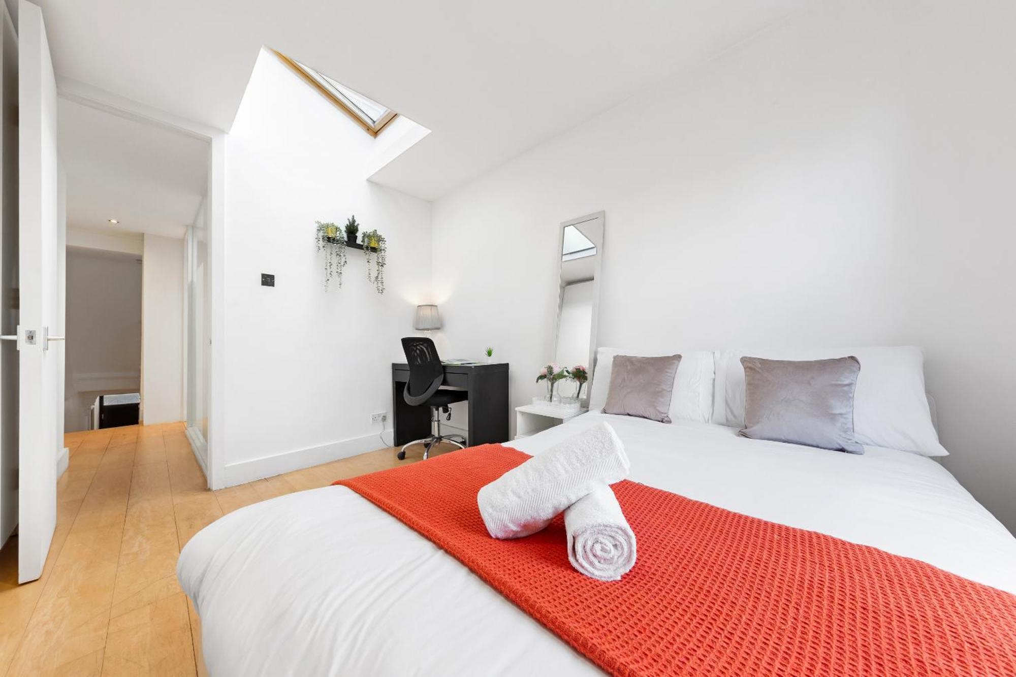Luxury 4-Bedroom Modern Flat In Central London Steps From Station, Sleeps 9 In Style! Exteriör bild